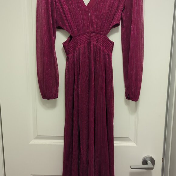 Ever New Cassandra cut out plisse dress - Picture 3 of 5